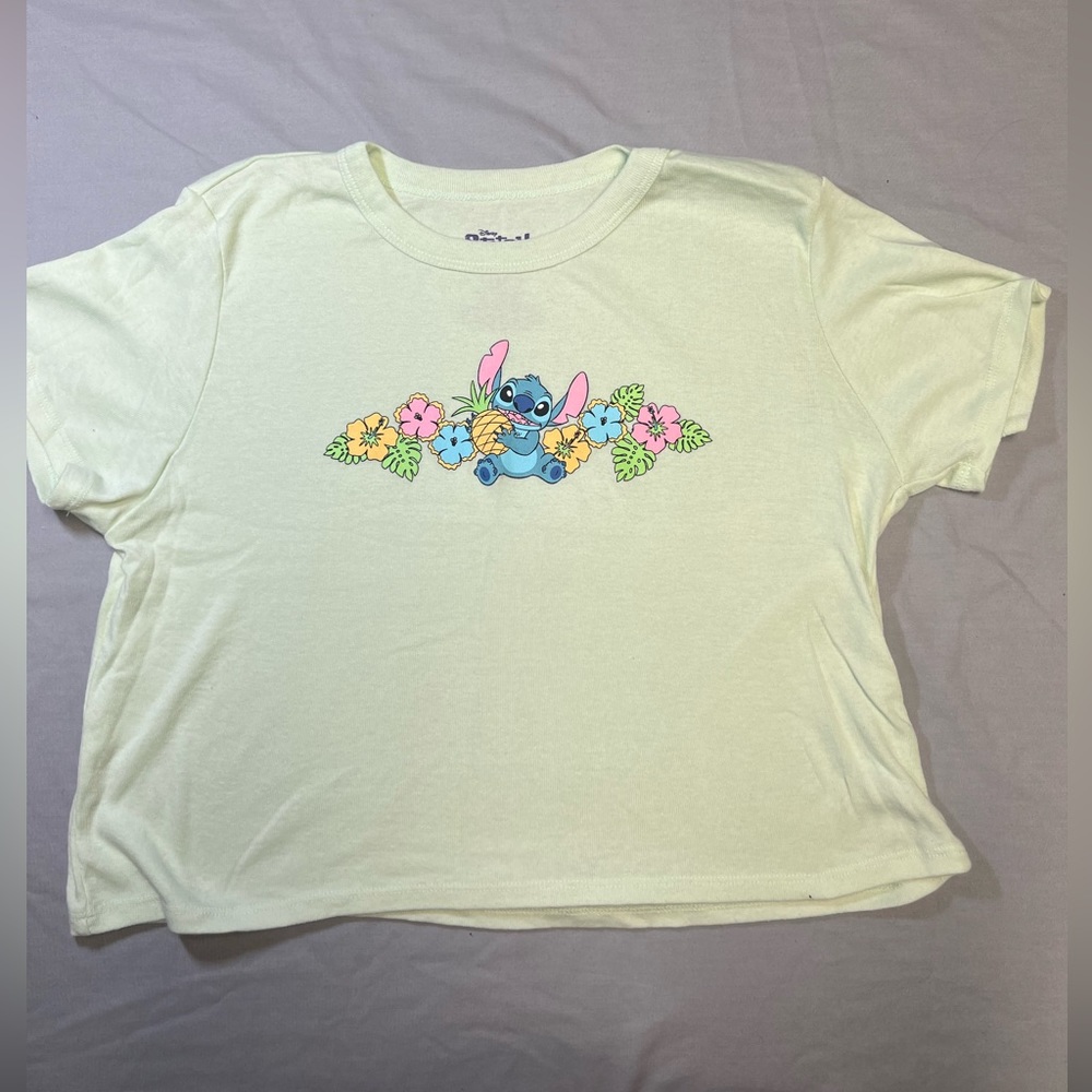 GRAPHIC TEES